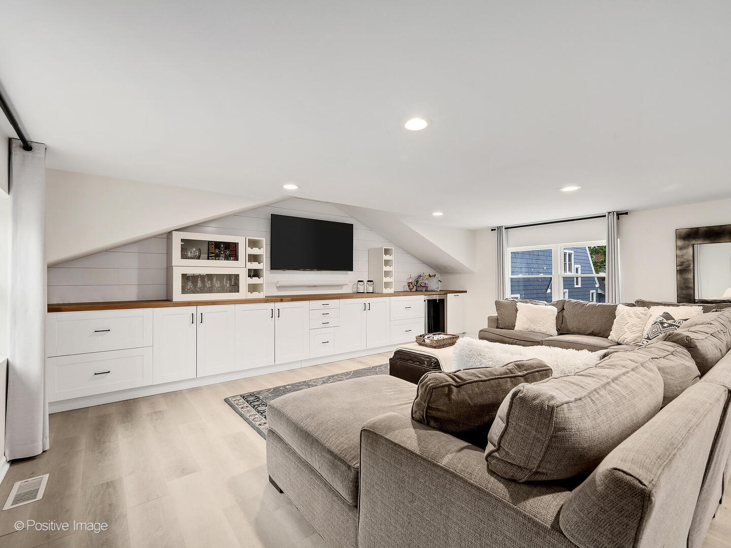 727 N CATHERINE Avenue, La Grange Park, IL 60526