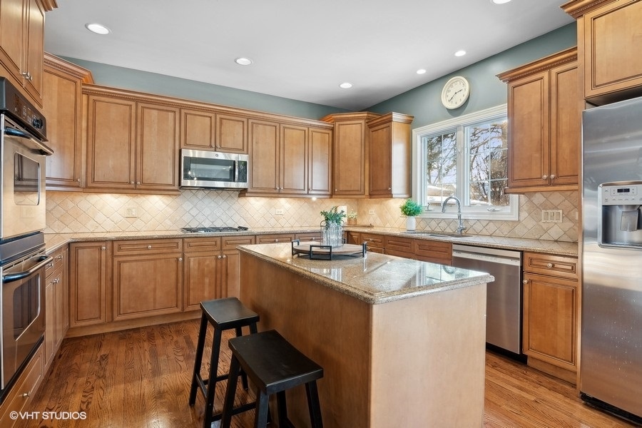 816 S Spring Road, Elmhurst, IL 60126