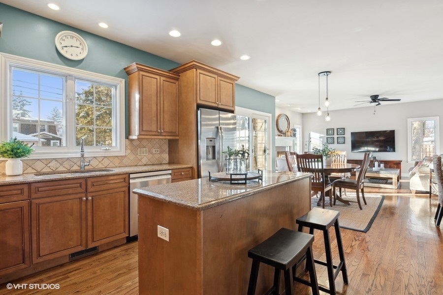 816 S Spring Road, Elmhurst, IL 60126