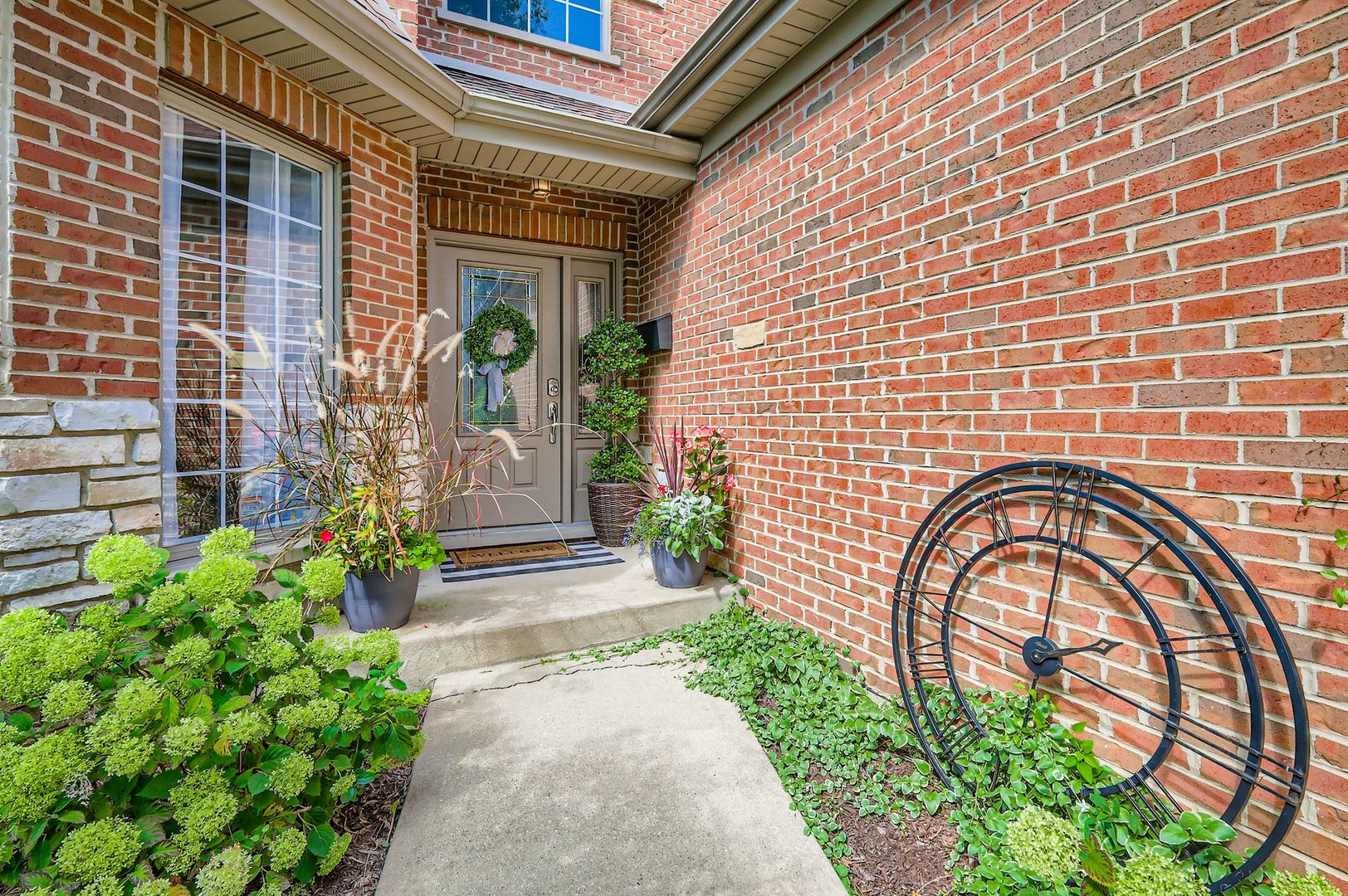 816 S Spring Road, Elmhurst, IL 60126