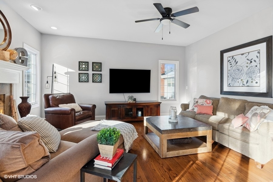 816 S Spring Road, Elmhurst, IL 60126