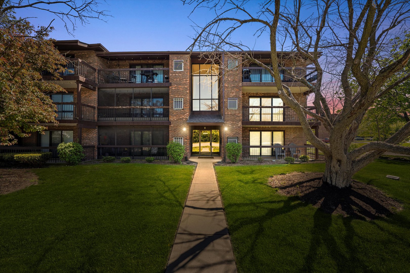 15103 Quail Hollow Drive #604, Orland Park, IL 60462