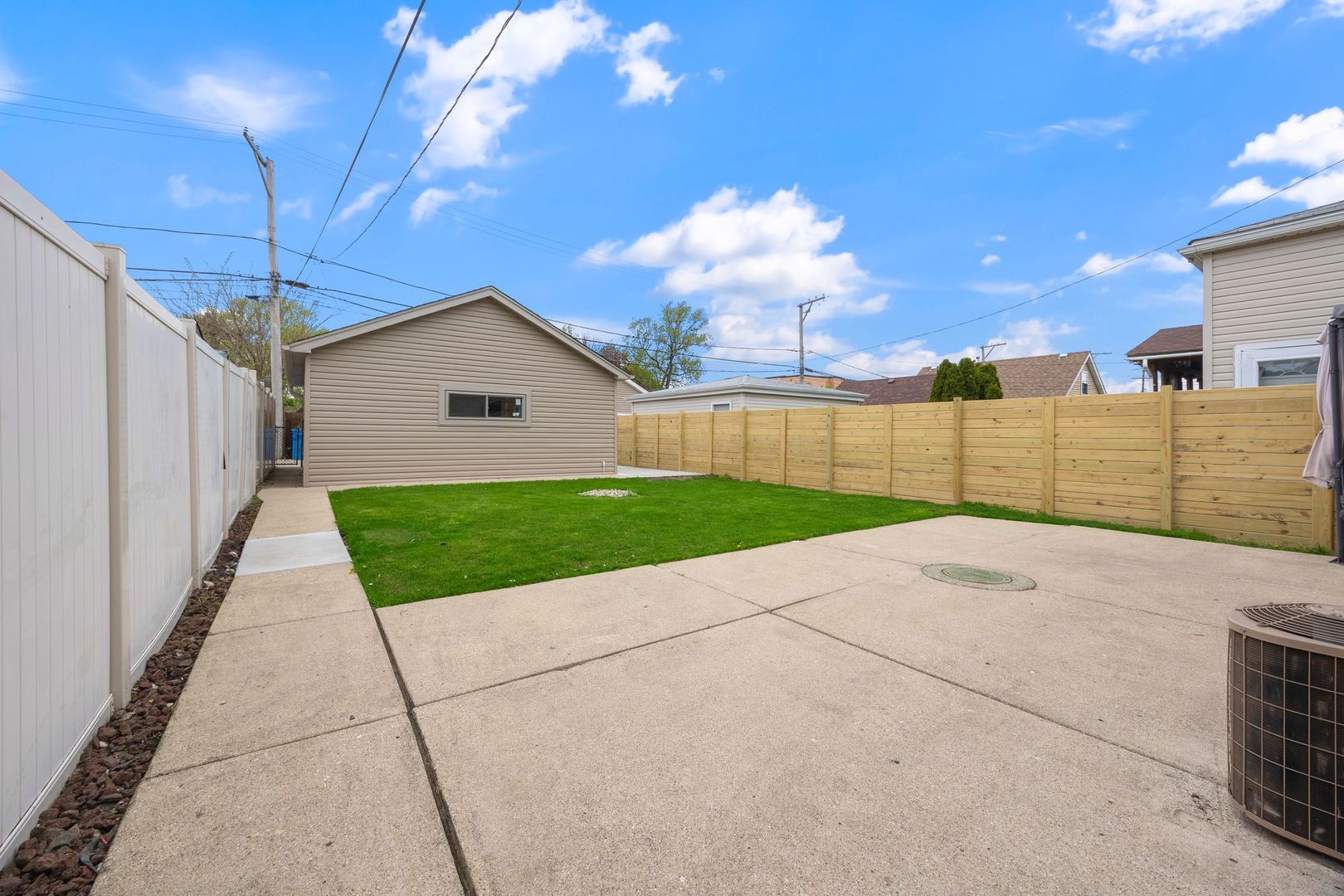 3946 N Oleander Avenue, Chicago, IL 60634