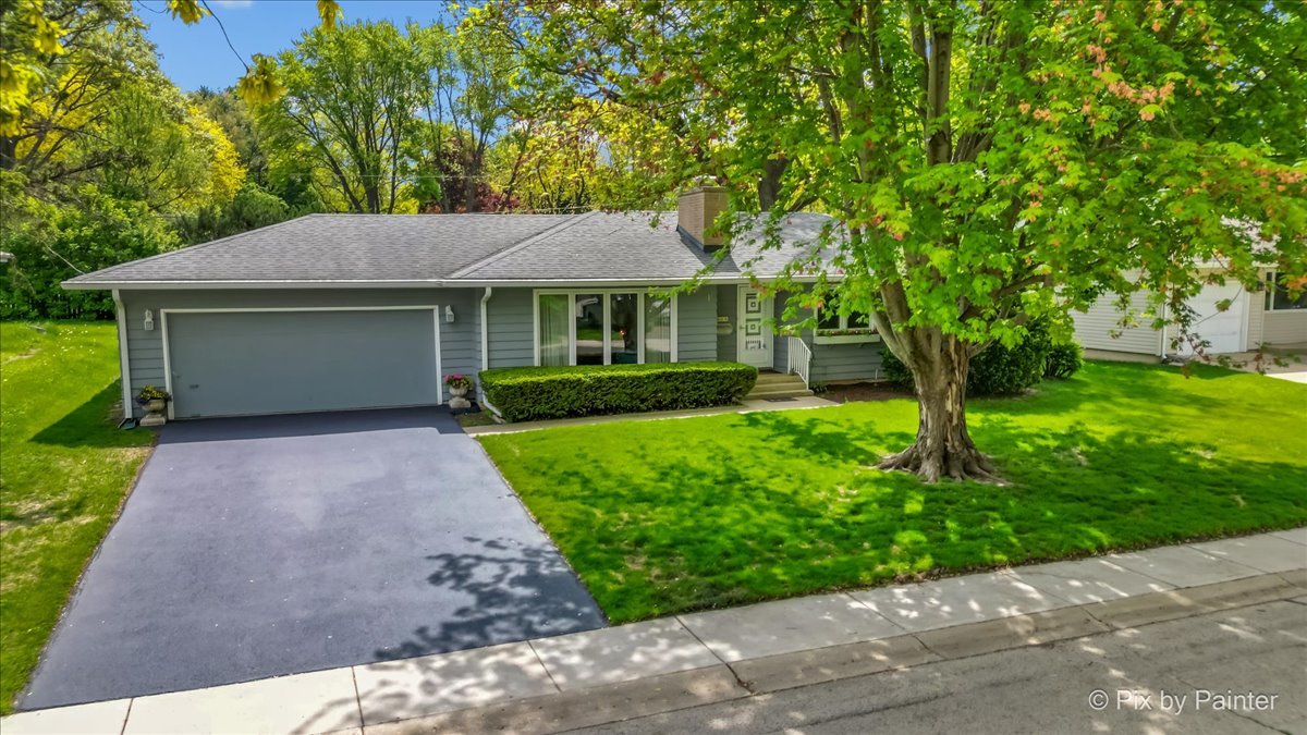 425 summit Street, Algonquin, IL 60102