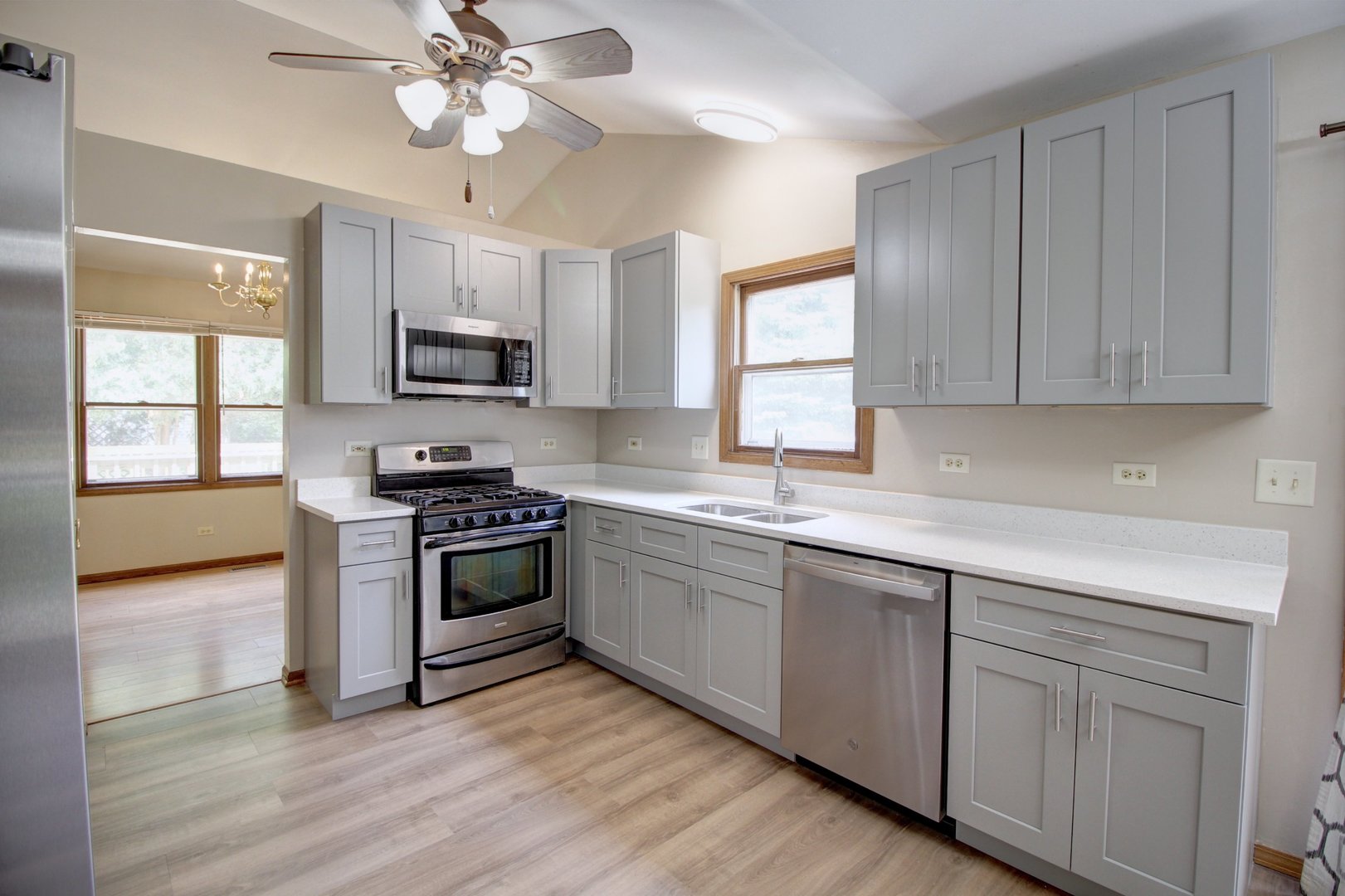 148 Sandalwood Lane, Bolingbrook, IL 60440