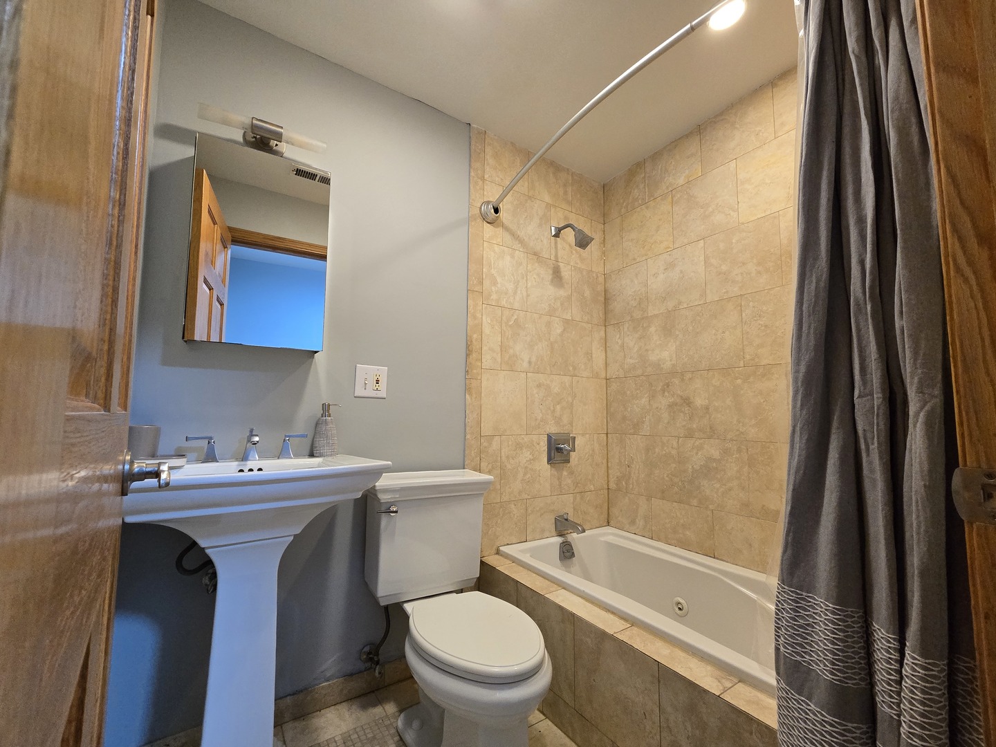 6137 S Kimbark Avenue #1, Chicago, IL 60637