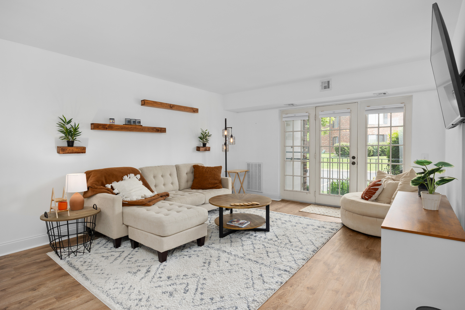 540 BIESTERFIELD Road #104A, Elk Grove Village, IL 60007