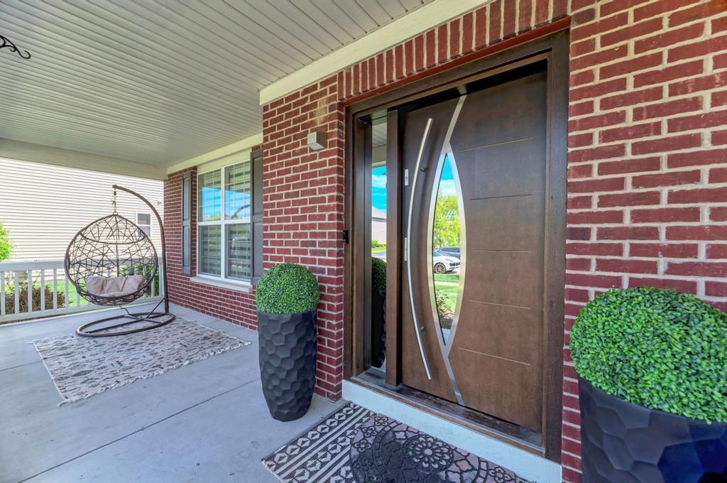 141 Bluegrass Parkway, Oswego, IL 60543