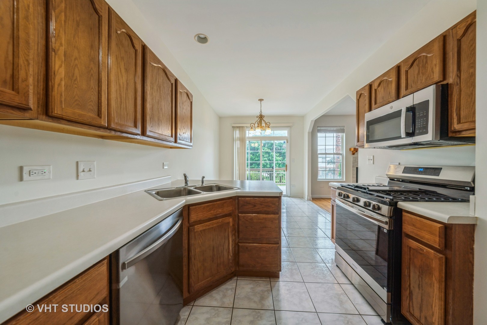 561 Goodwin Drive, Bolingbrook, IL 60440