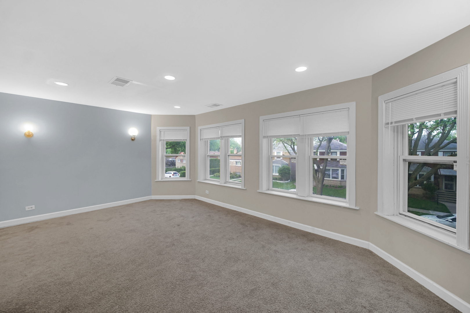 8518 S Bennett Avenue, Chicago, IL 60617