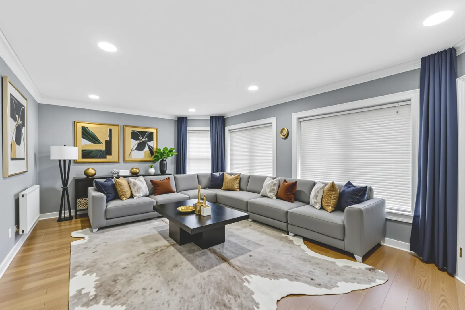 8518 S Bennett Avenue, Chicago, IL 60617