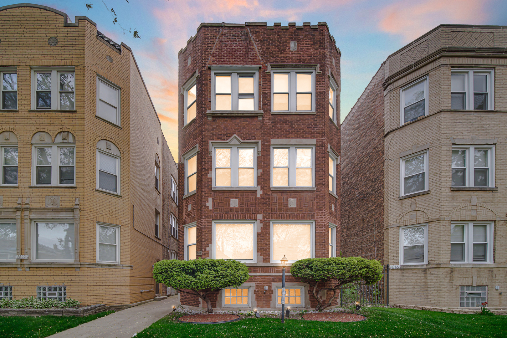 8518 S Bennett Avenue, Chicago, IL 60617