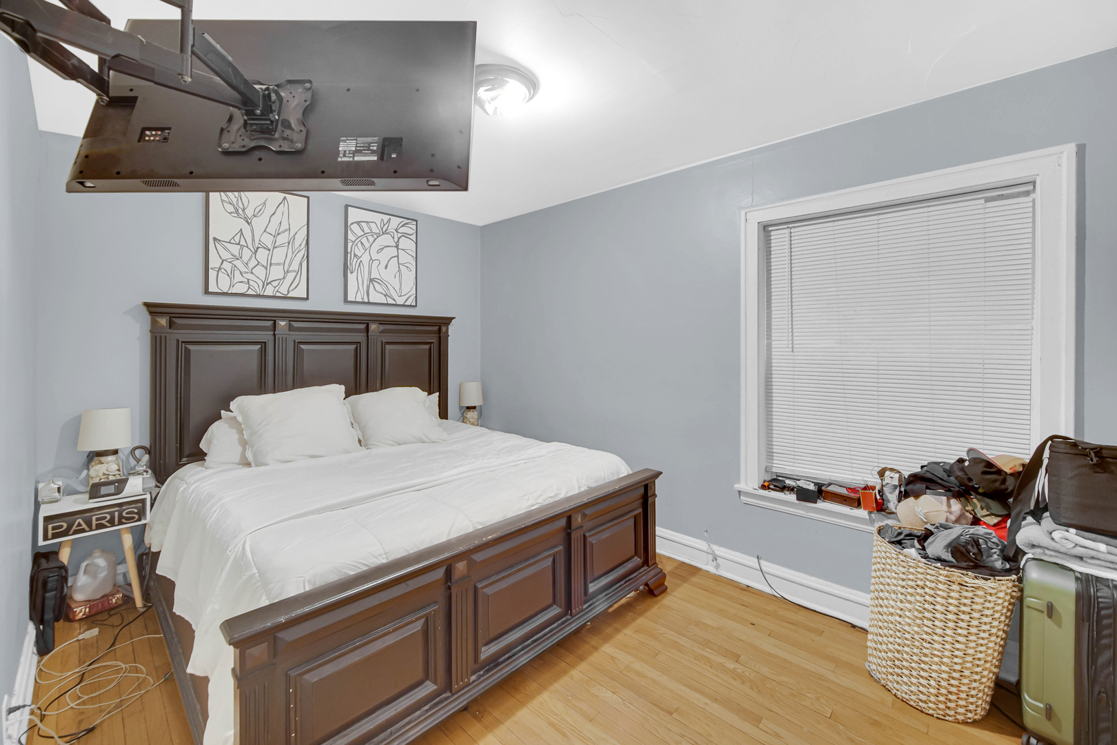 8518 S Bennett Avenue, Chicago, IL 60617