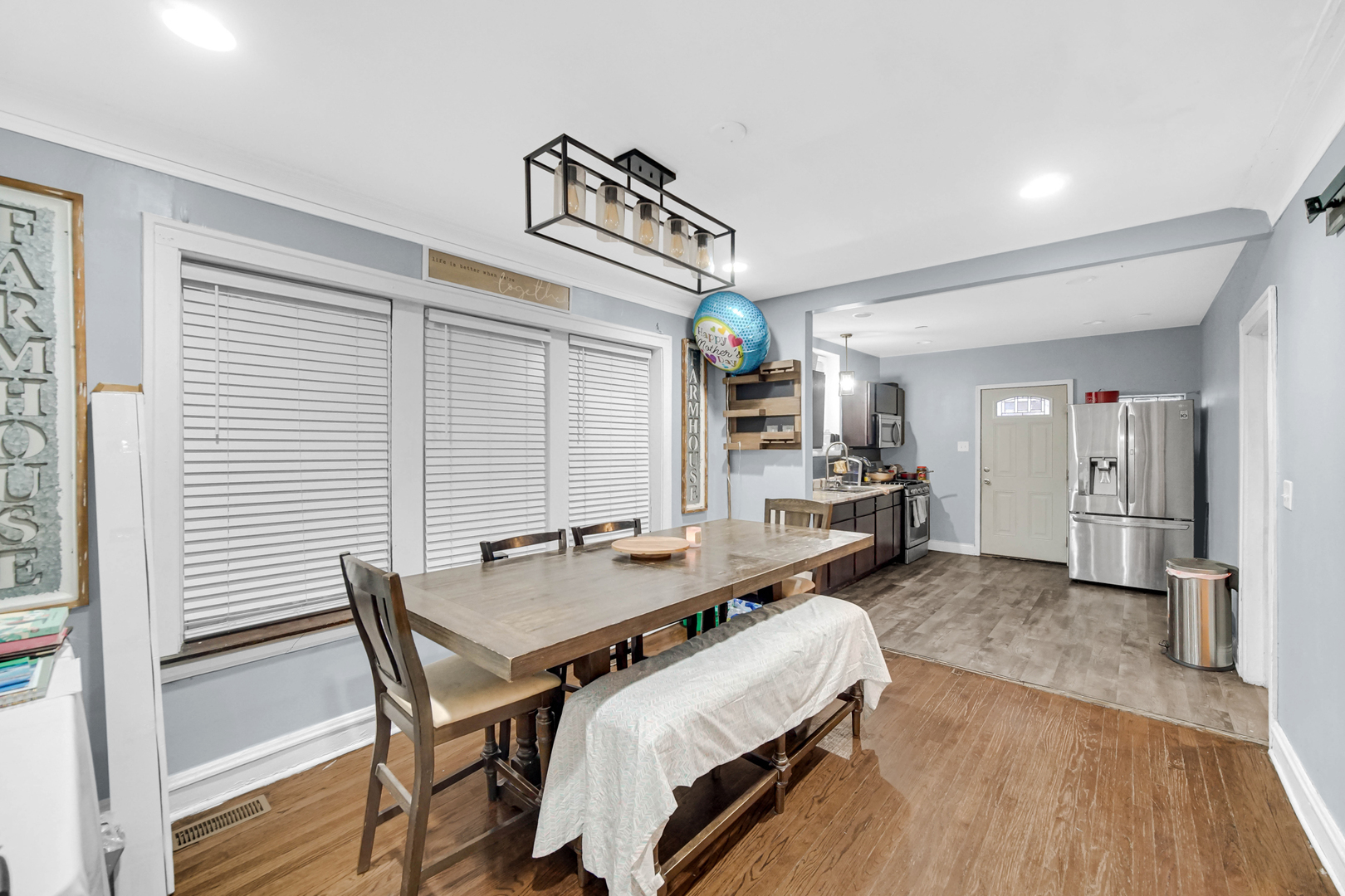 8518 S Bennett Avenue, Chicago, IL 60617