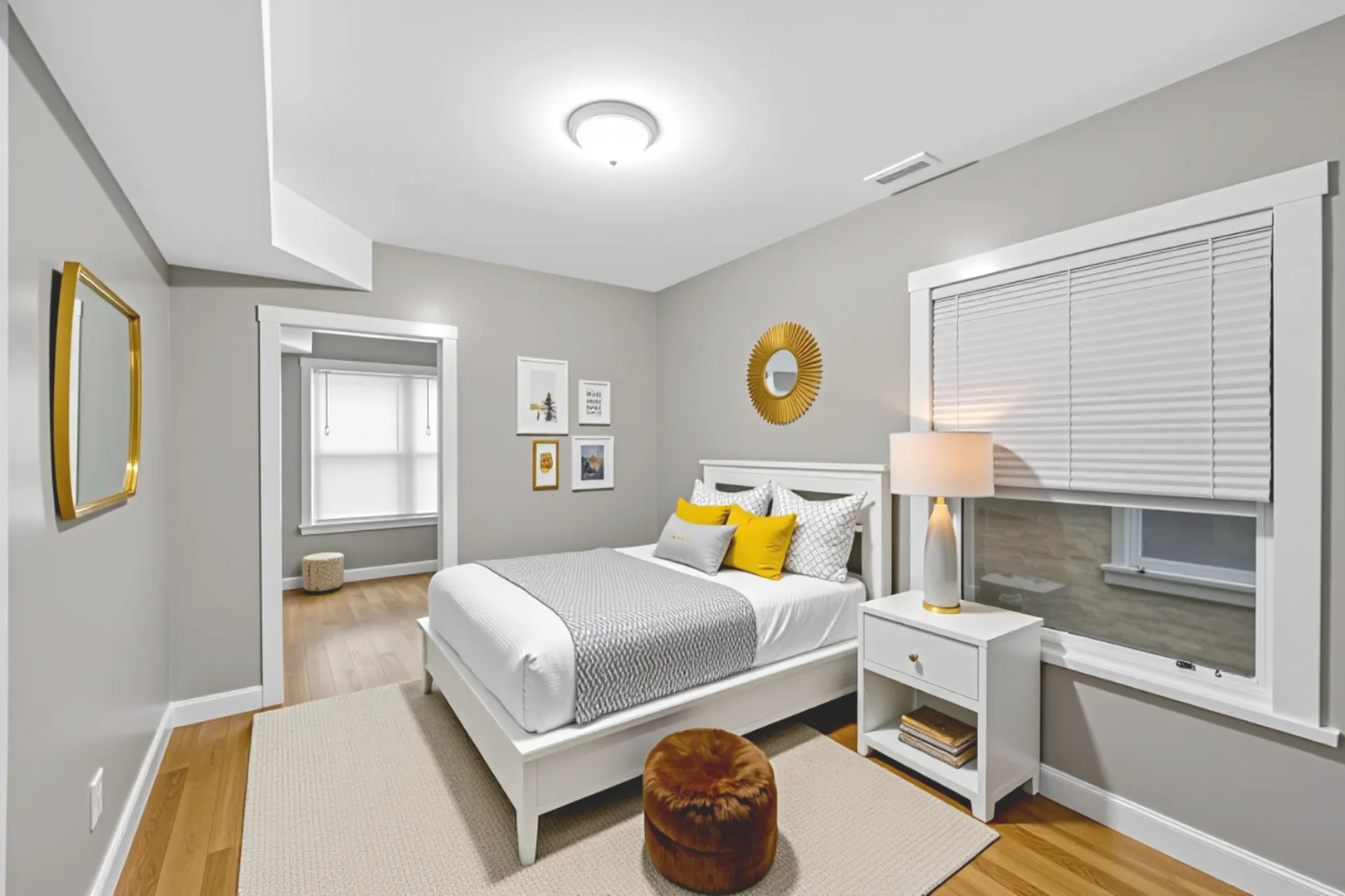8518 S Bennett Avenue, Chicago, IL 60617