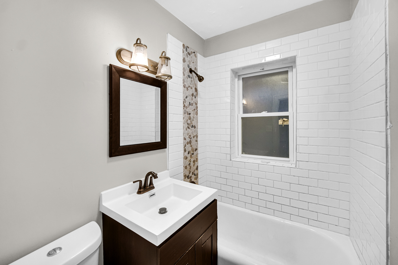 8518 S Bennett Avenue, Chicago, IL 60617