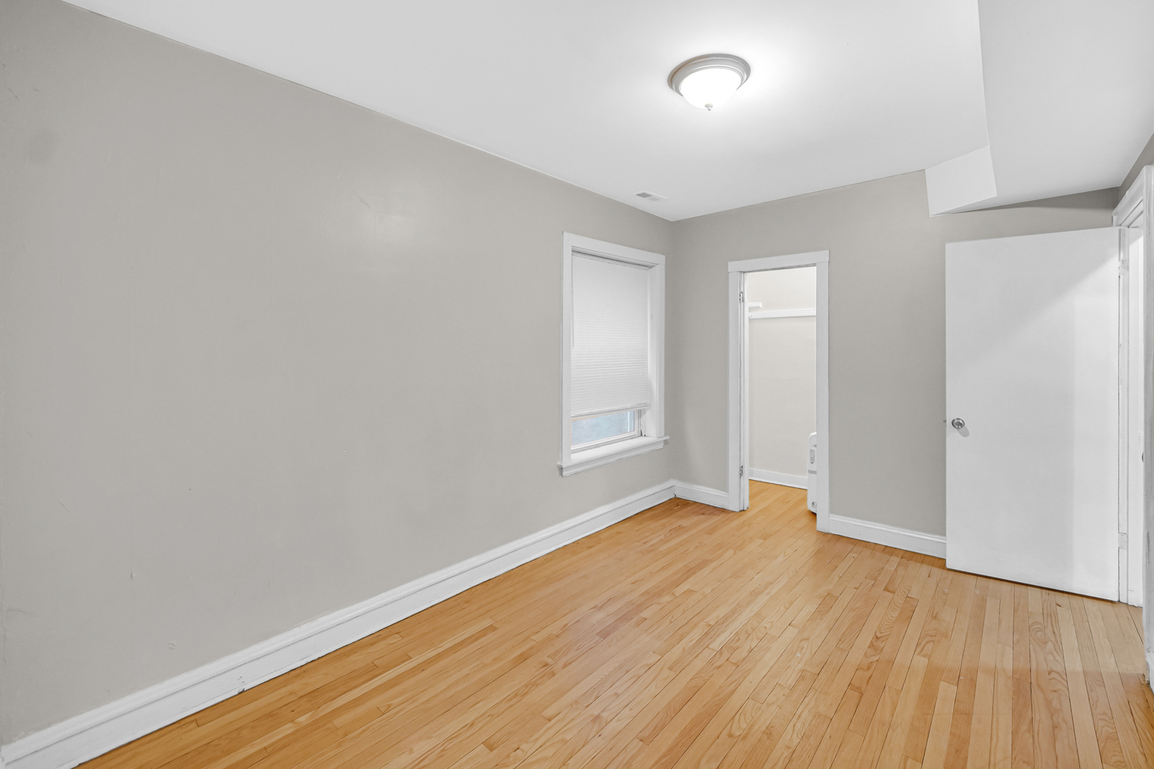 8518 S Bennett Avenue, Chicago, IL 60617