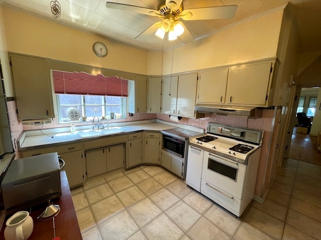 3441 N Kildare Avenue, Chicago, IL 60641