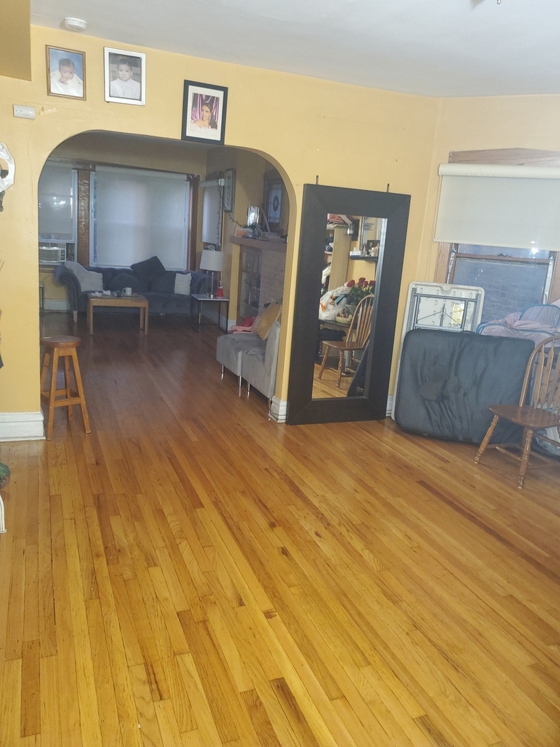 3029 W GUNNISON Street, Chicago, IL 60625
