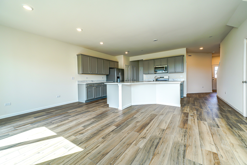 2283 Horseshoe Circle #10004, Naperville, IL 60564