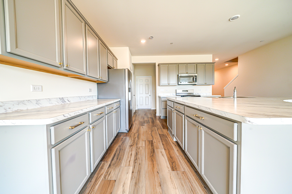 2283 Horseshoe Circle #10004, Naperville, IL 60564