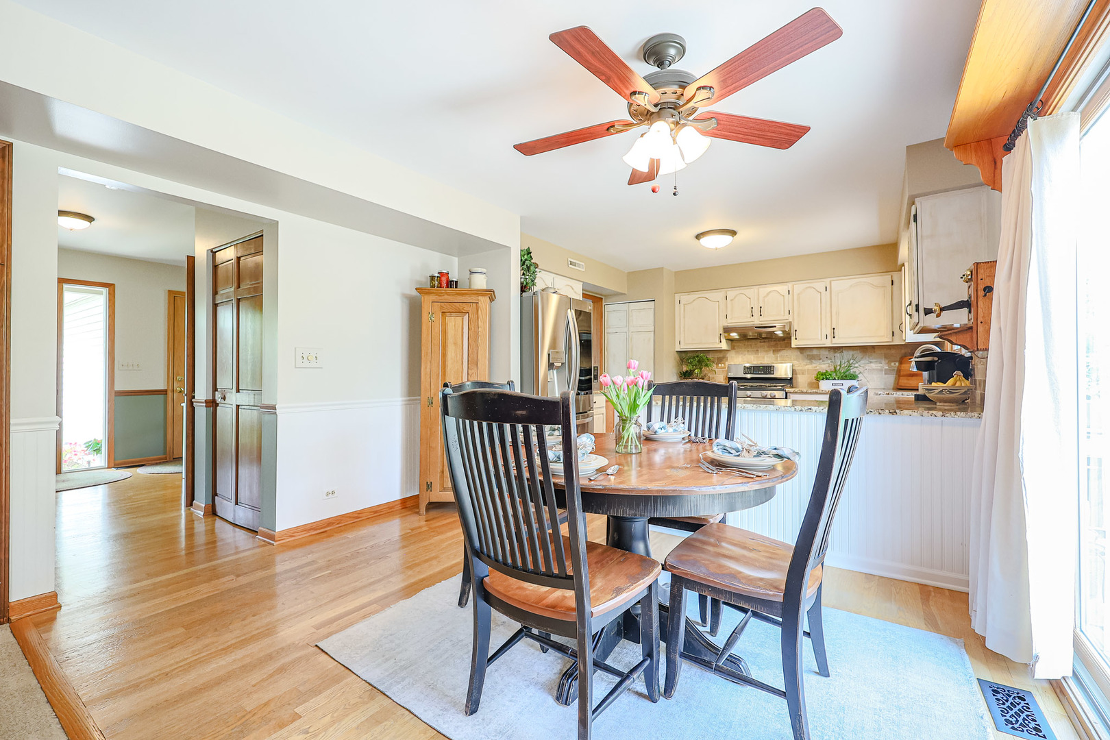 43 Mohawk Street, Cary, IL 60013