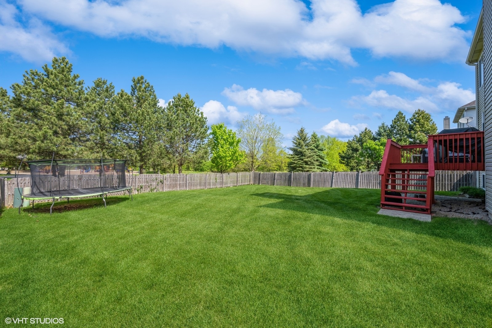 2140 Colchester Avenue, Hoffman Estates, IL 60192