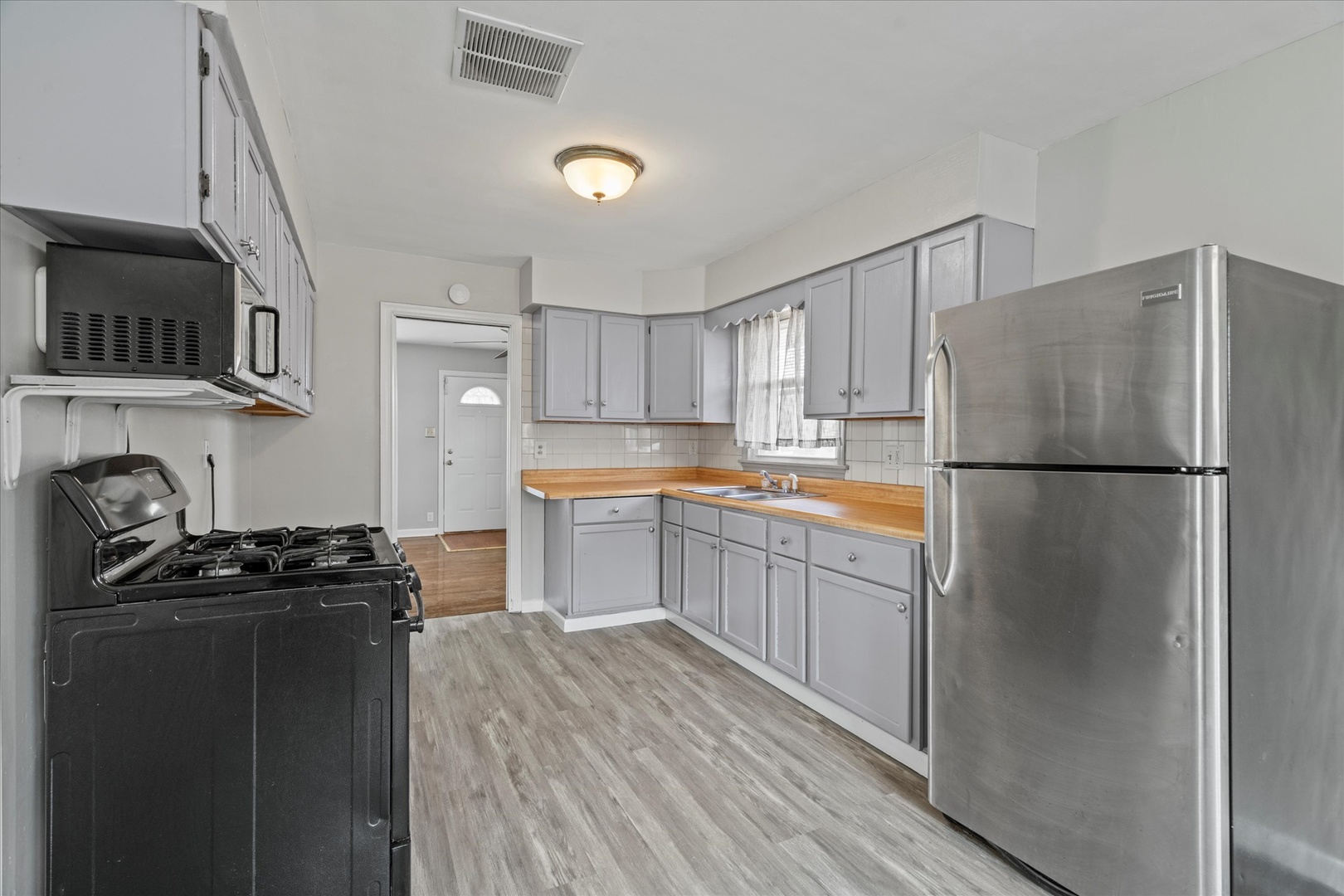 383 Clyde Avenue, Calumet City, IL 60409