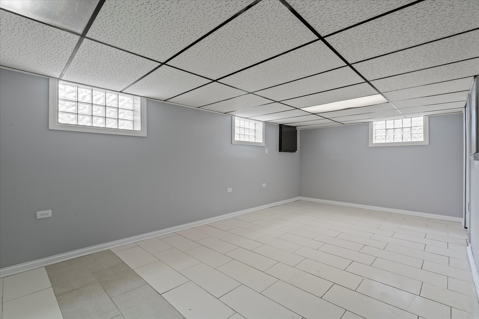 383 Clyde Avenue, Calumet City, IL 60409