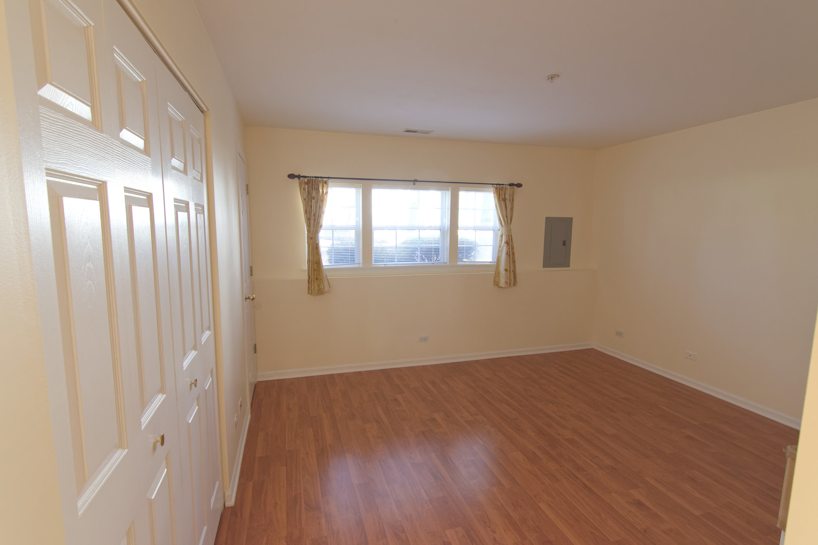 2762 N Greenwood Avenue, Arlington Heights, IL 60004