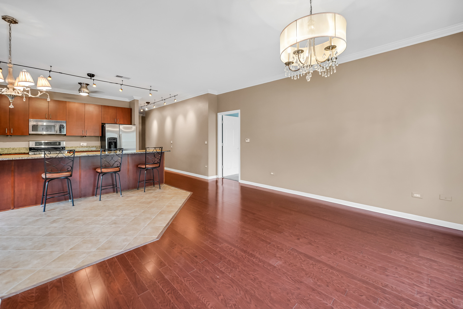 5100 W 96th Street #234, Oak Lawn, IL 60453