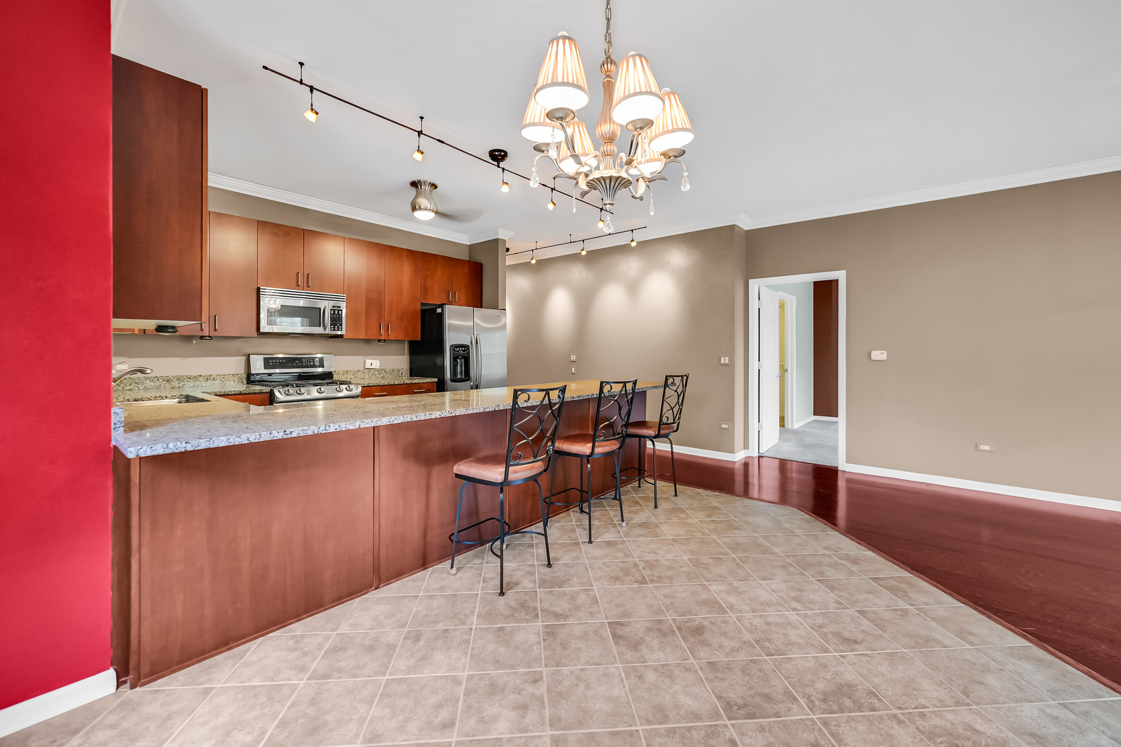 5100 W 96th Street #234, Oak Lawn, IL 60453