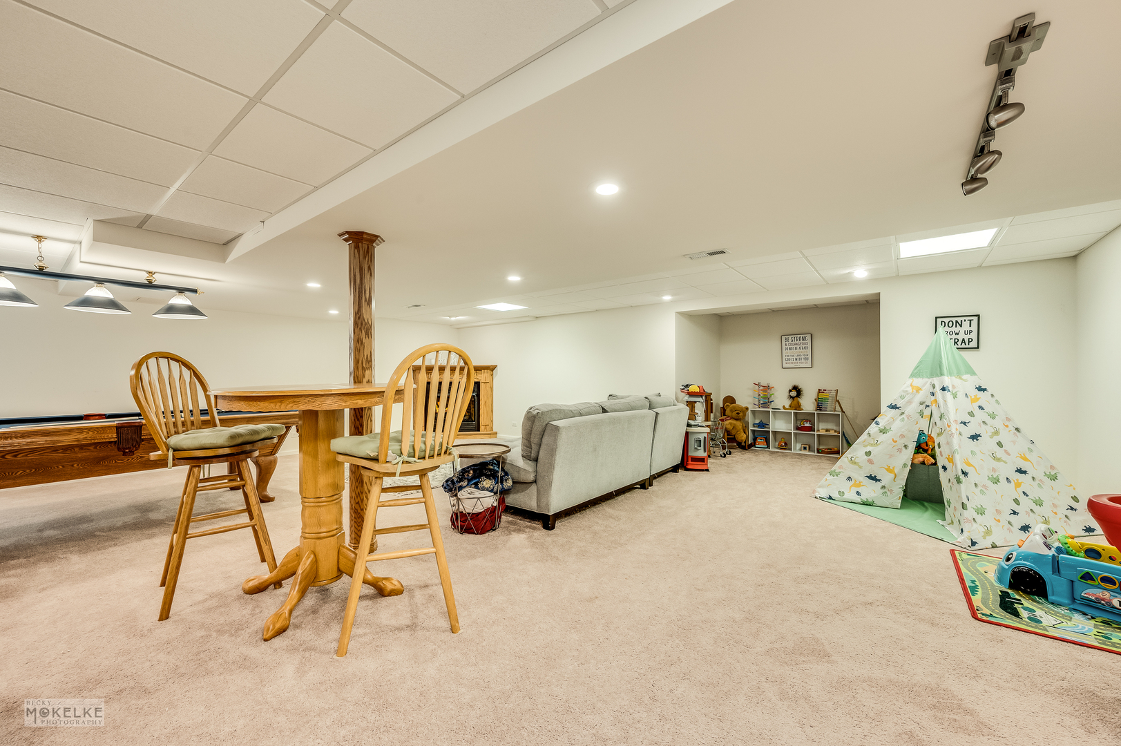 241 Morgan Valley Drive, Oswego, IL 60543