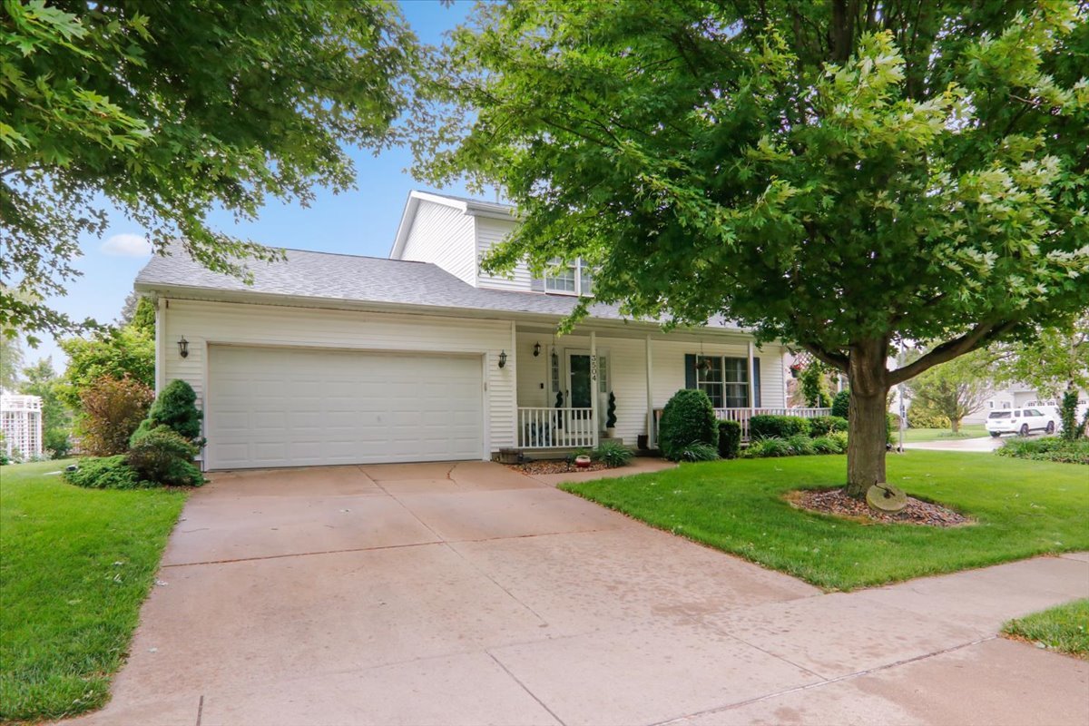 3504 Teal Drive, Bloomington, IL 61704