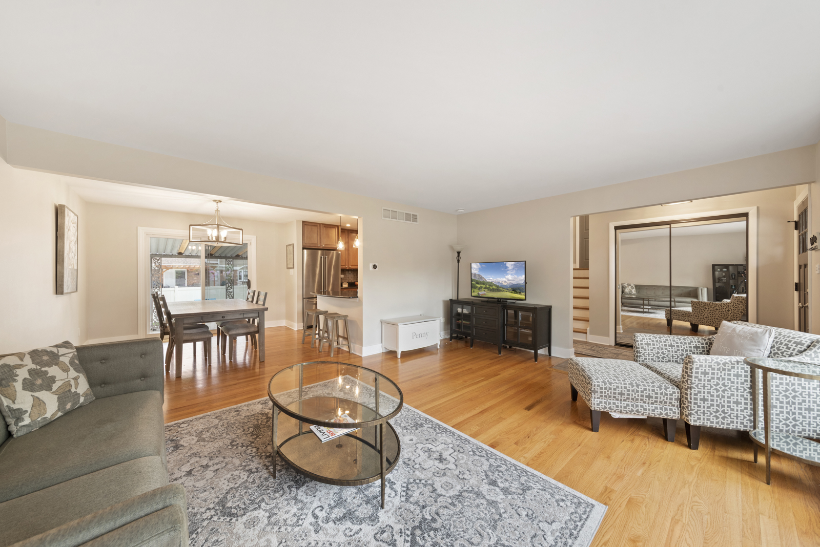 18W315 Holly Avenue, Darien, IL 60561