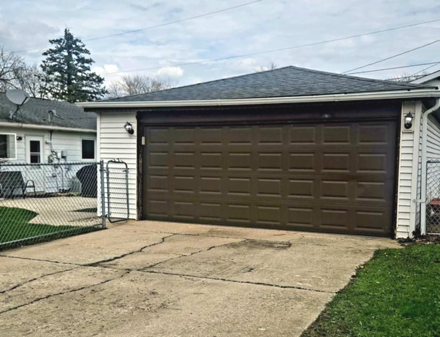5199 Elmwood Road, Oak Forest, IL 60452