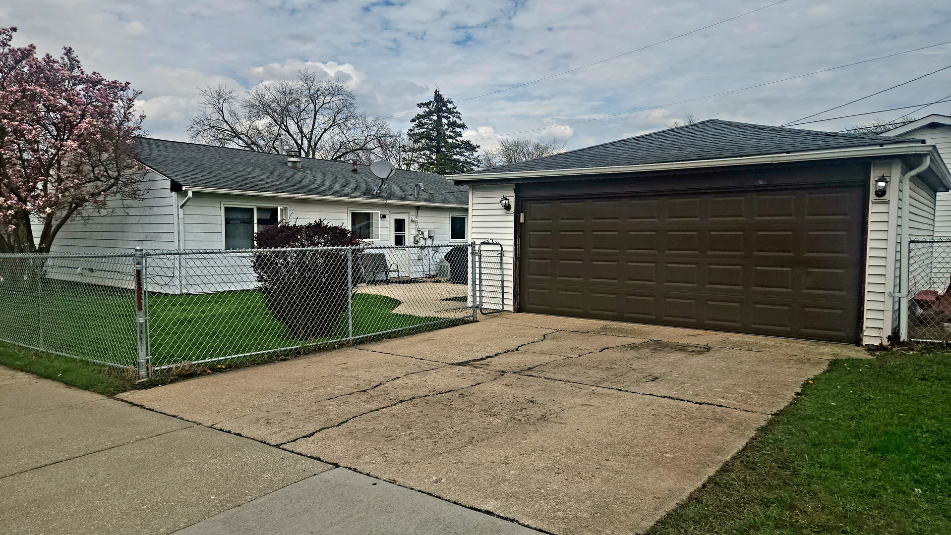 5199 Elmwood Road, Oak Forest, IL 60452