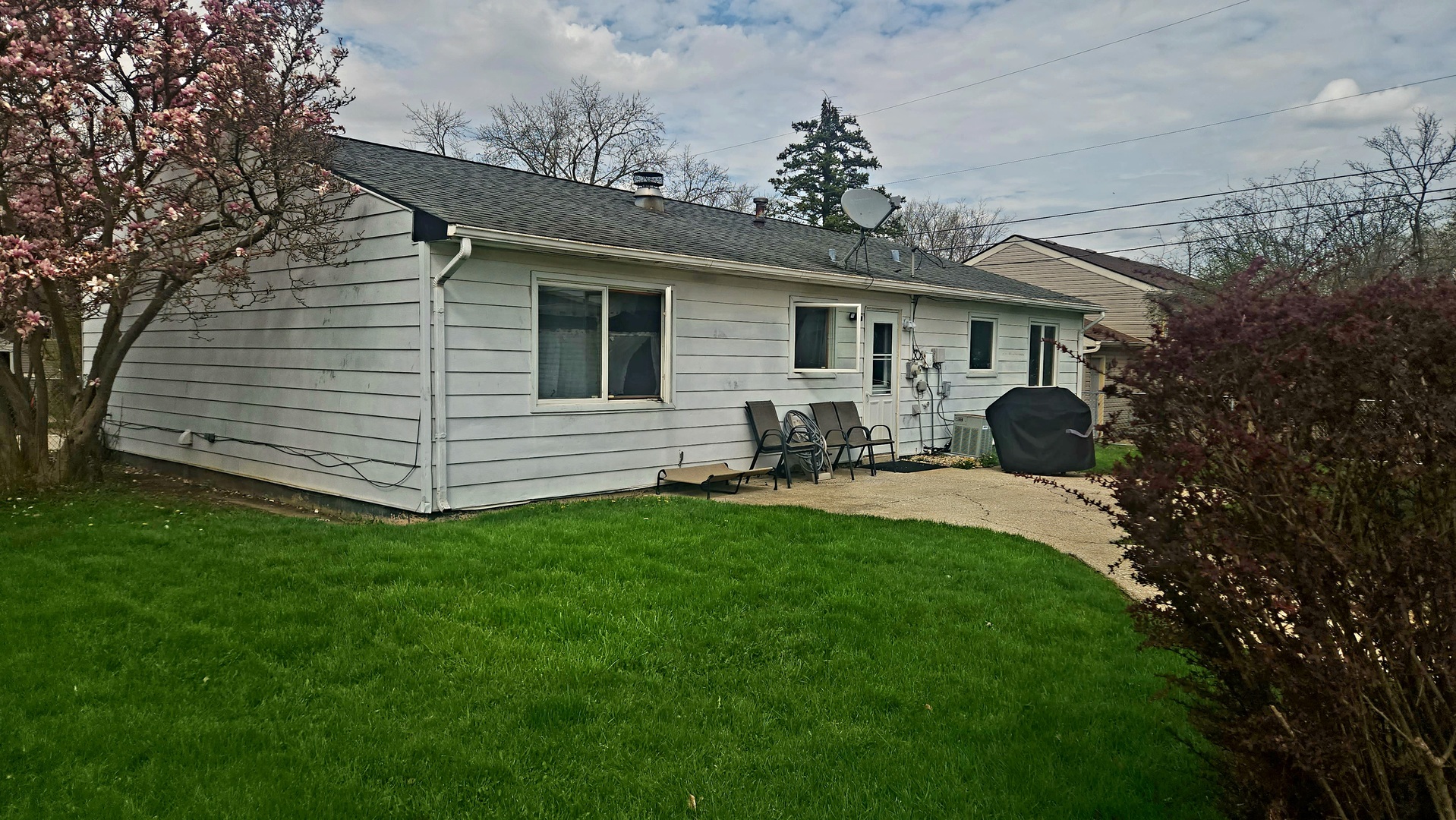 5199 Elmwood Road, Oak Forest, IL 60452