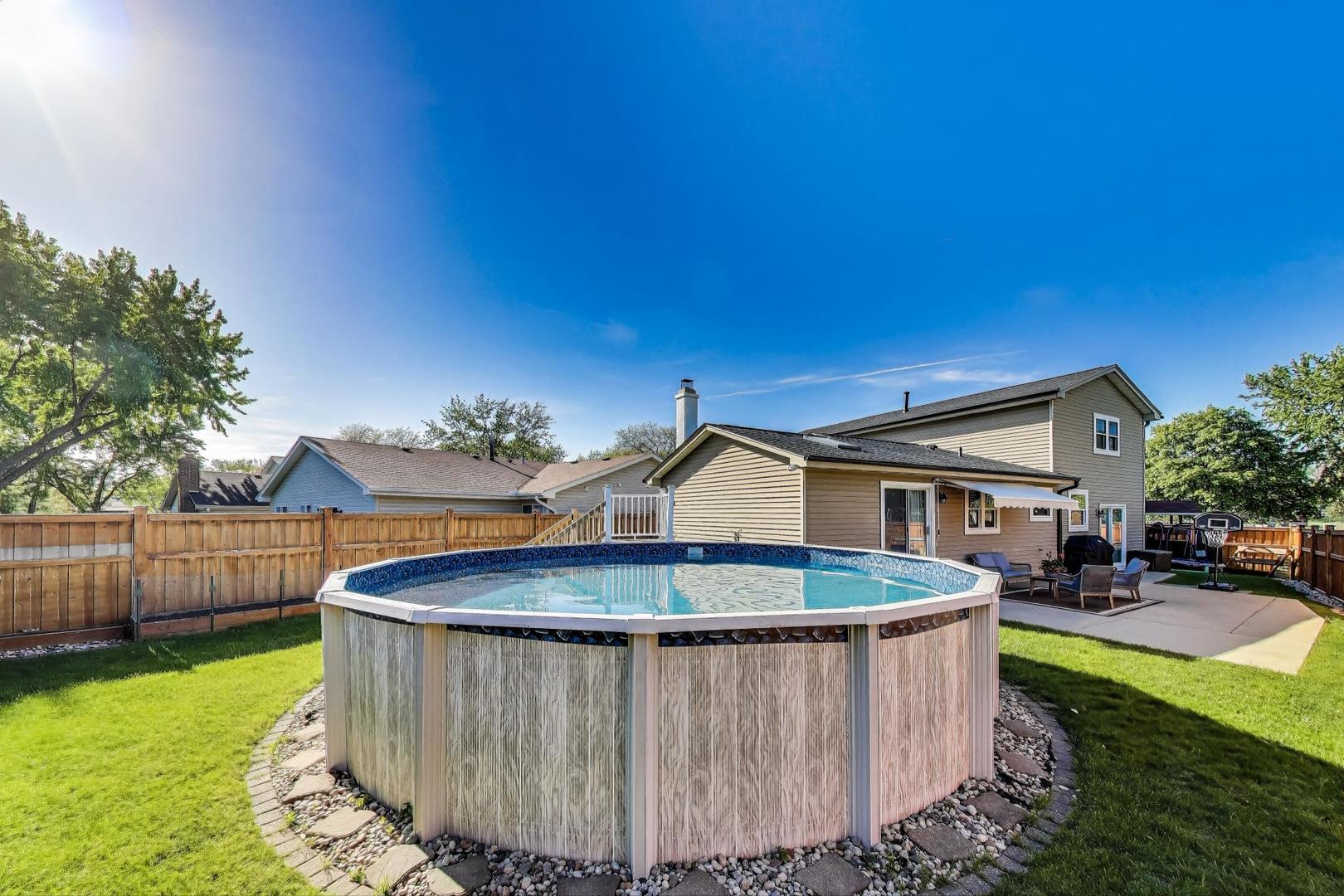6 Plover Court, Woodridge, IL 60517