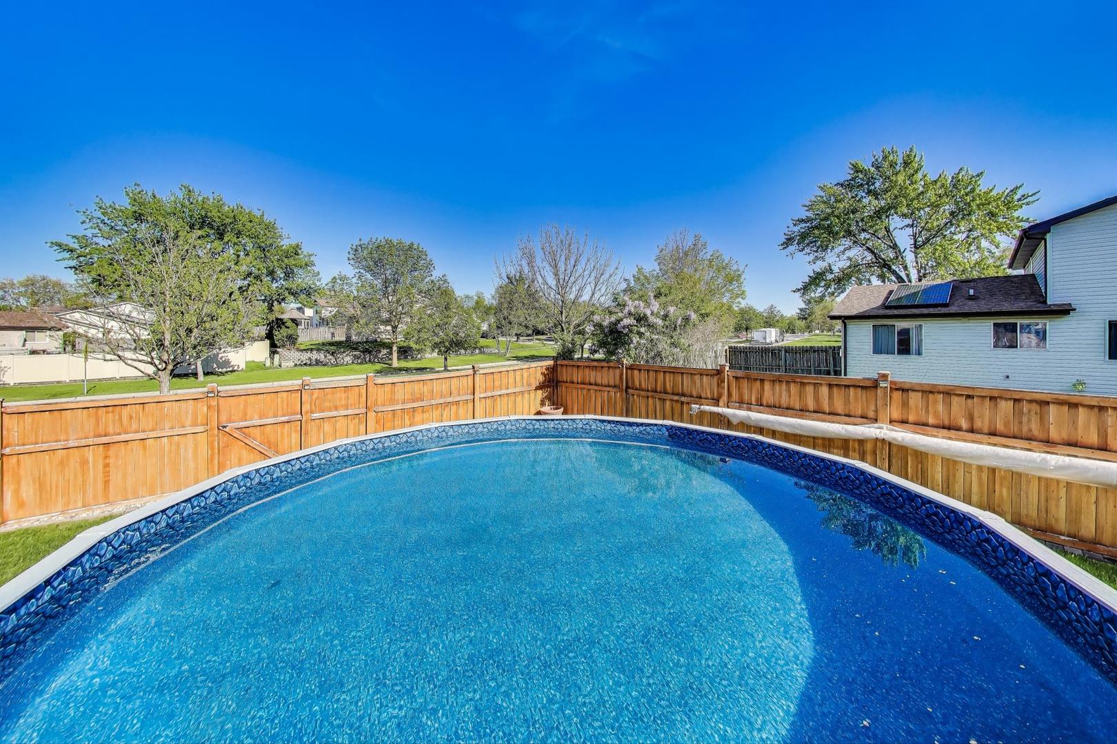 6 Plover Court, Woodridge, IL 60517