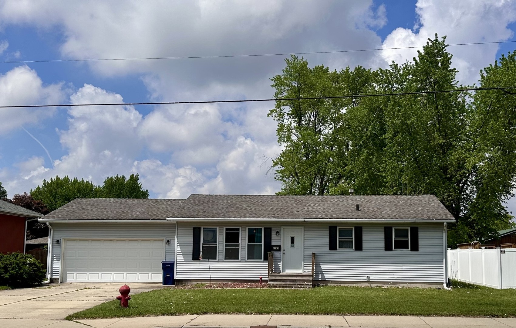 2293 Saint Vincent's Avenue, Lasalle, IL 61301