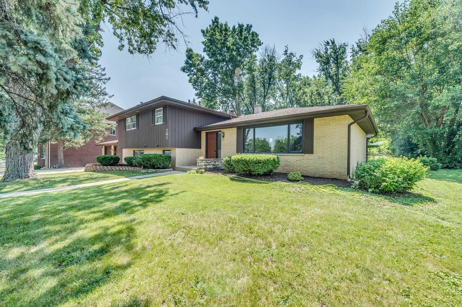 701 Hitchcock Avenue, Lisle, IL 60532
