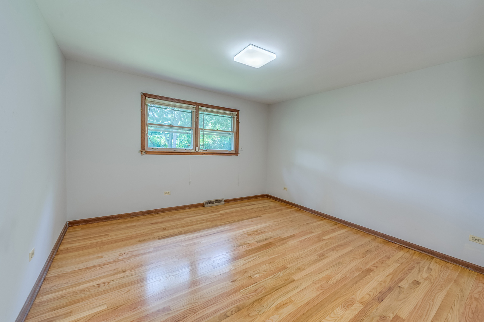 701 Hitchcock Avenue, Lisle, IL 60532