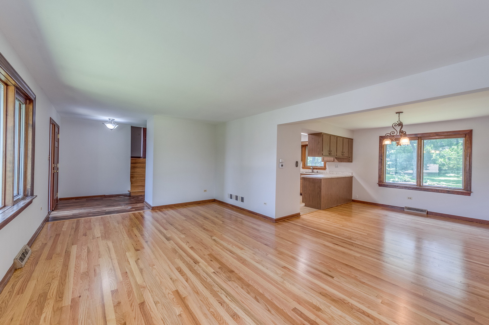 701 Hitchcock Avenue, Lisle, IL 60532