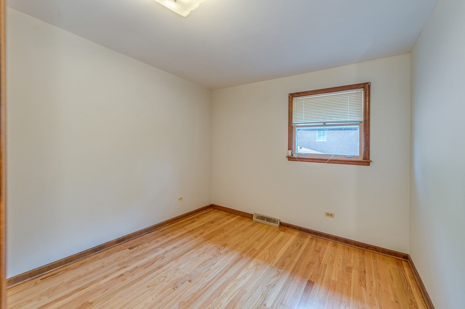 701 Hitchcock Avenue, Lisle, IL 60532