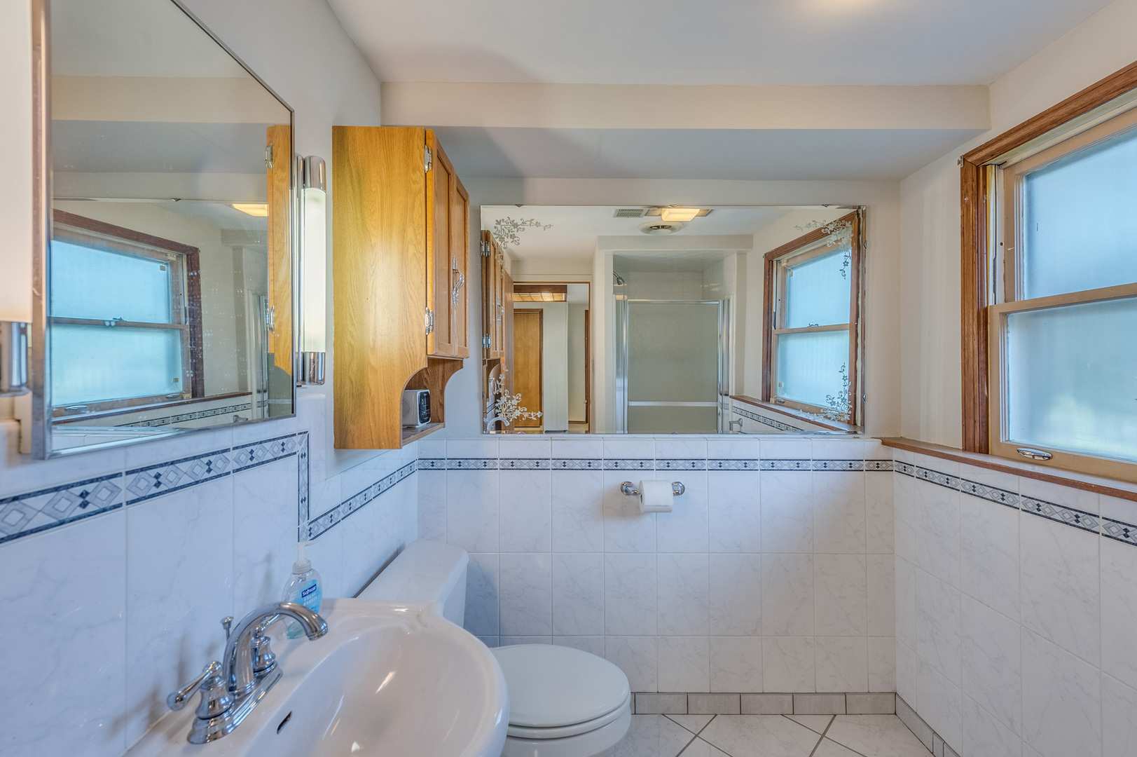 701 Hitchcock Avenue, Lisle, IL 60532