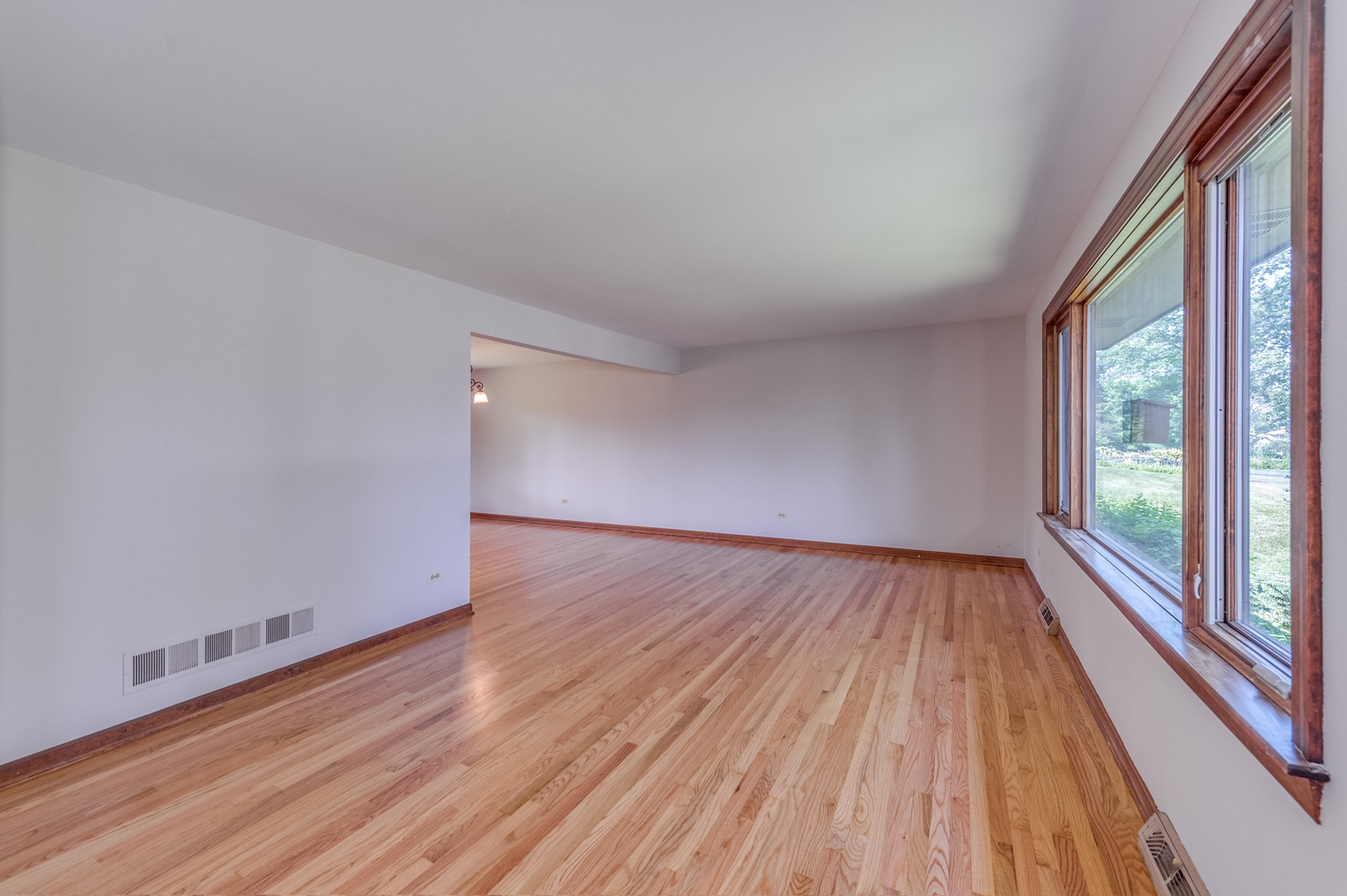 701 Hitchcock Avenue, Lisle, IL 60532