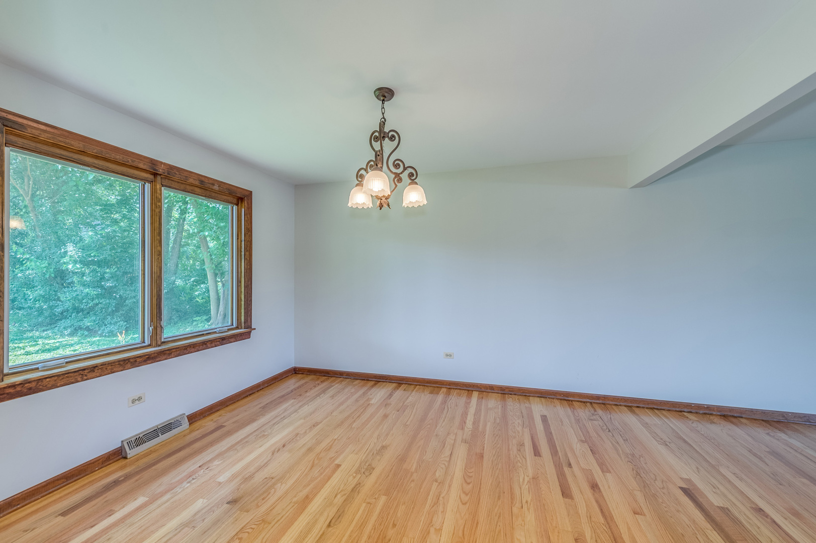 701 Hitchcock Avenue, Lisle, IL 60532