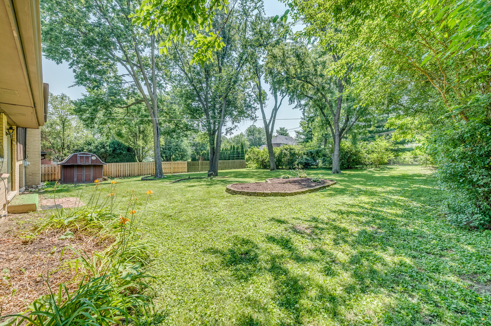 701 Hitchcock Avenue, Lisle, IL 60532