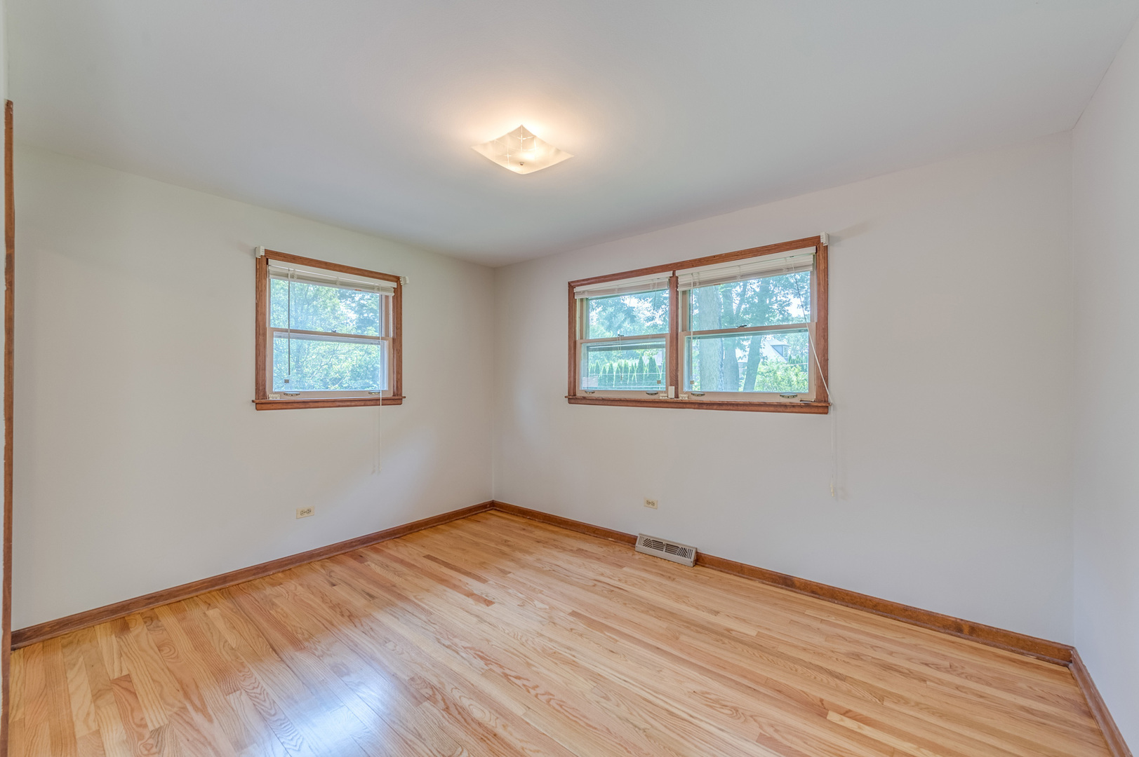 701 Hitchcock Avenue, Lisle, IL 60532